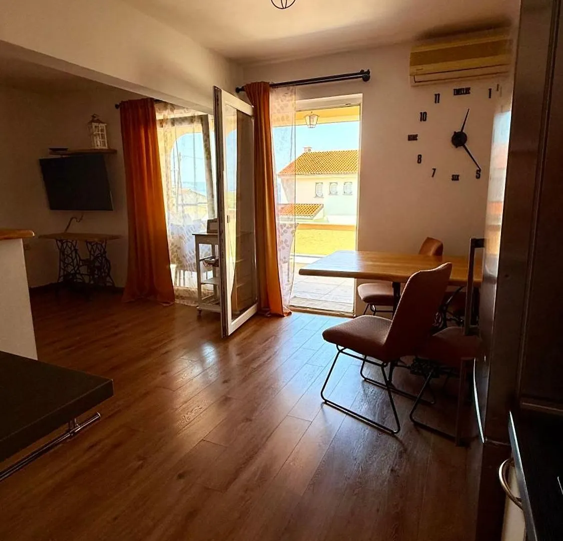 Apartment Viveniti Klenovica